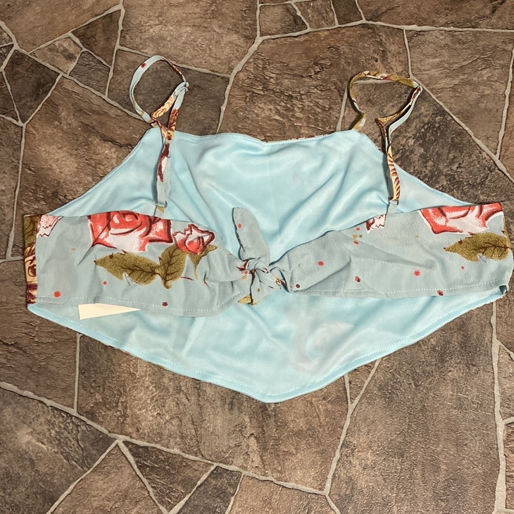 NWT Urban Renewal Floral Crop Top Sz Medium - Picture 4 of 10